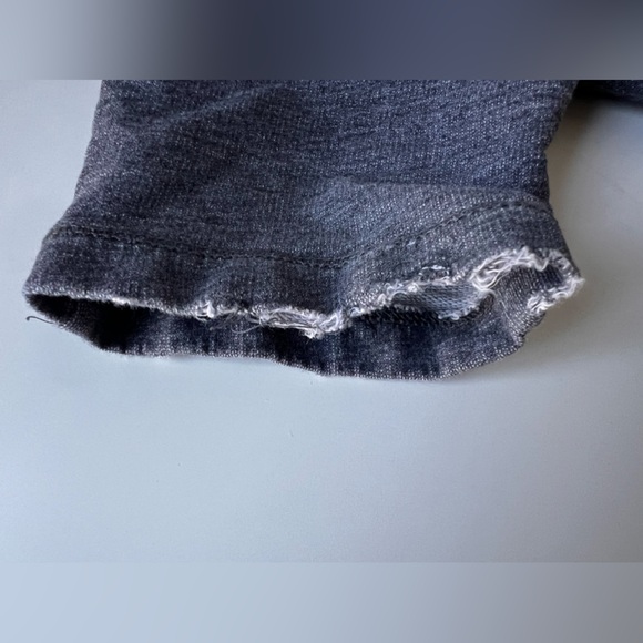 DKNY 2-Piece Set (12 Months) Stylish Distressed Look - Picture 7 of 15